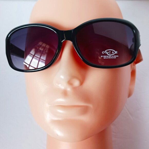 Oscar De La Renta Black Dark Lens Sunglasses Rounded Square main image 4